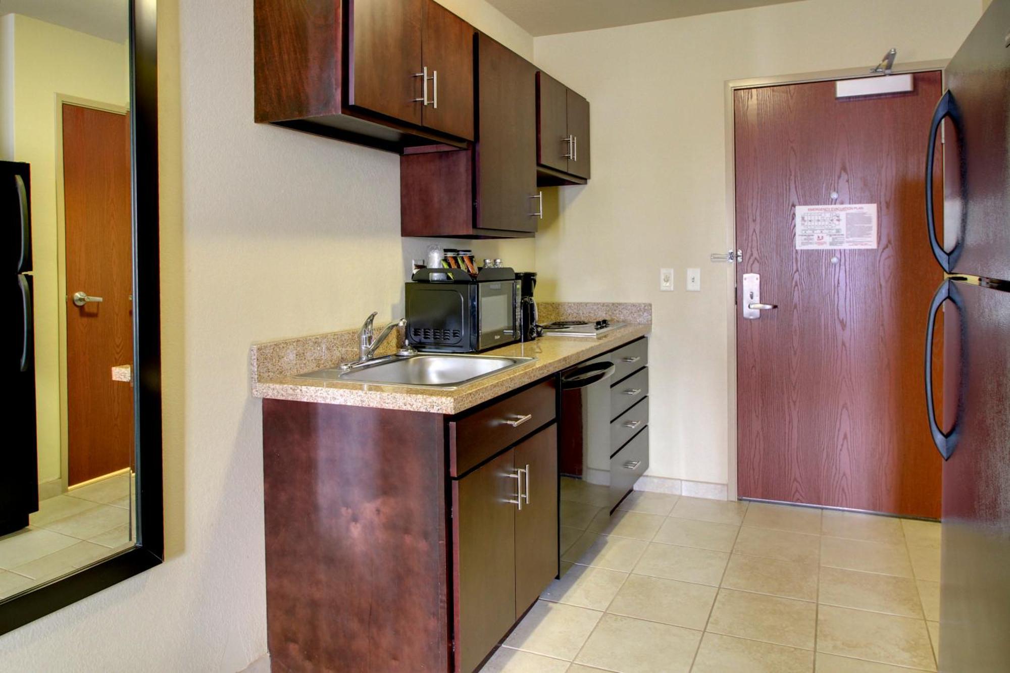 Cobblestone Hotel & Suites - Beulah Room photo