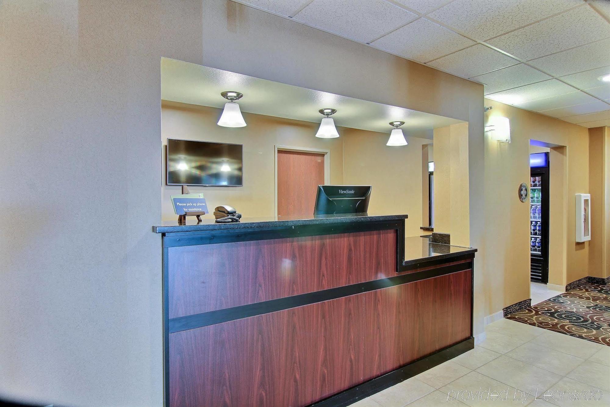 Cobblestone Hotel & Suites - Beulah Exterior photo